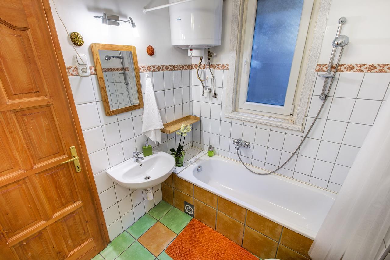 Apartment Near The Heroes Square Budapest Exterior photo