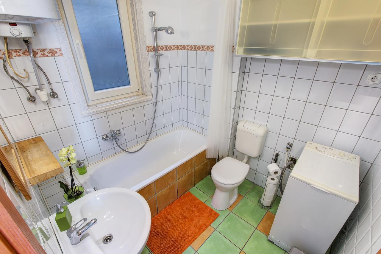 Apartment Near The Heroes Square Budapest Exterior photo